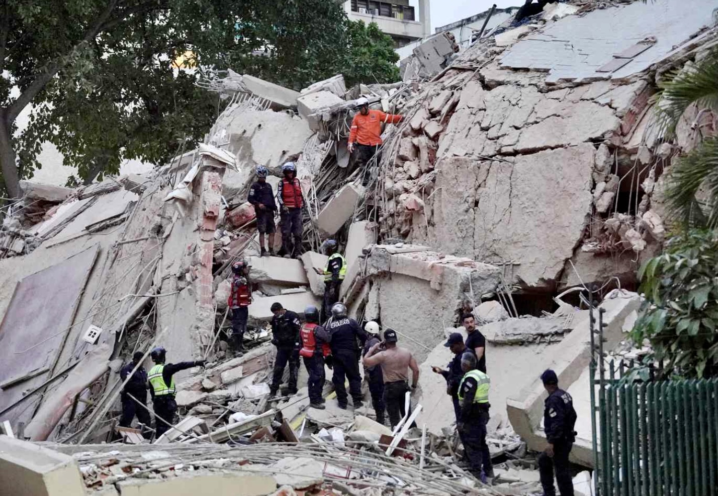 Venezuela Earthquake Death Toll Reaches 164
