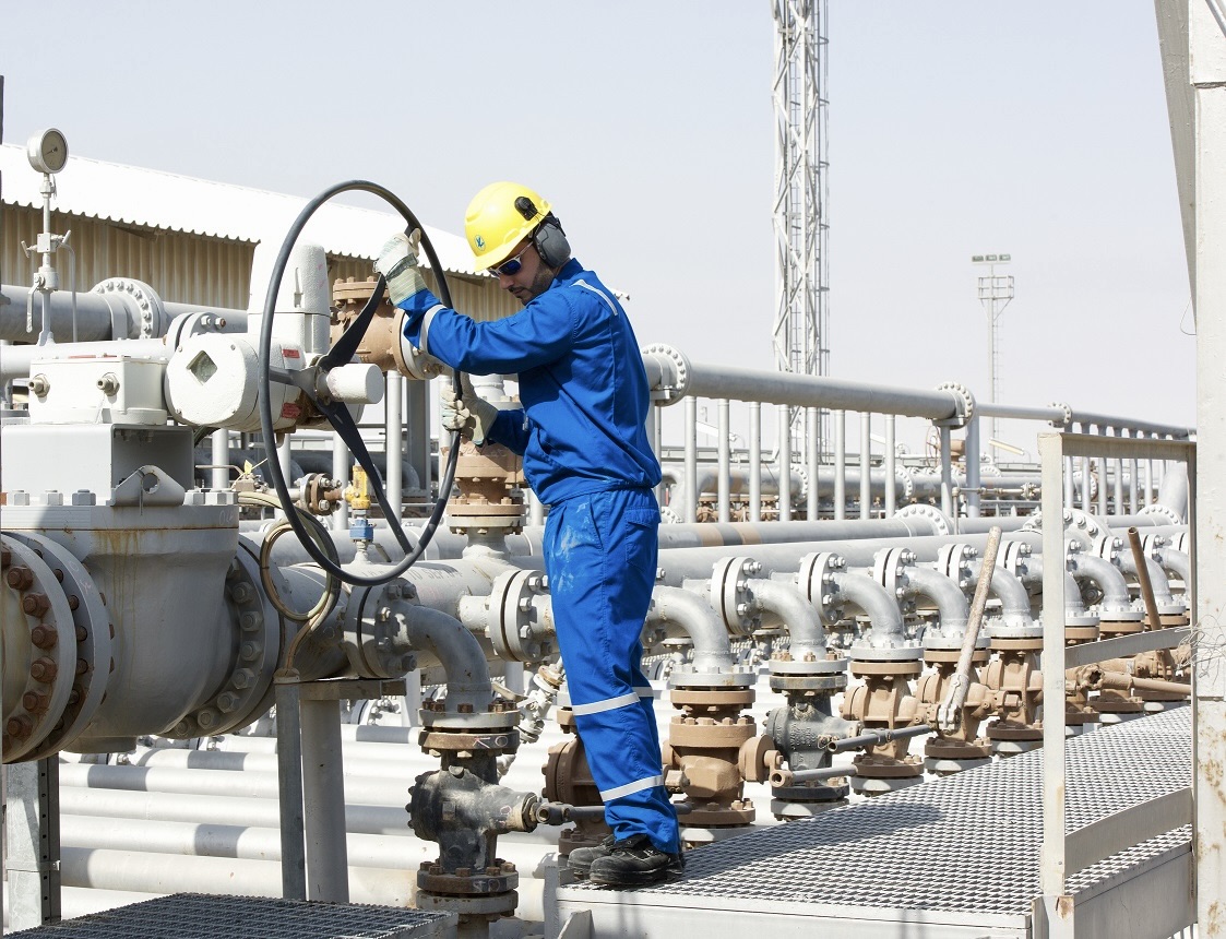 Kuwait Sells Stake in Oil Pipelines for $16 Billion