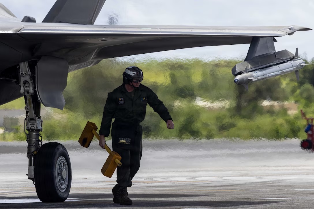 US Launches New Strikes on Iran After Trump Declares Ceasefire ‘Over’