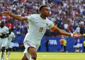 France Confidently Defeats Morocco 2-0 and Advances to World Cup Semifinals