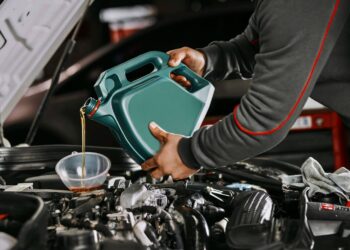 Motor Oil Prices Triple as Automakers Scramble for Alternatives