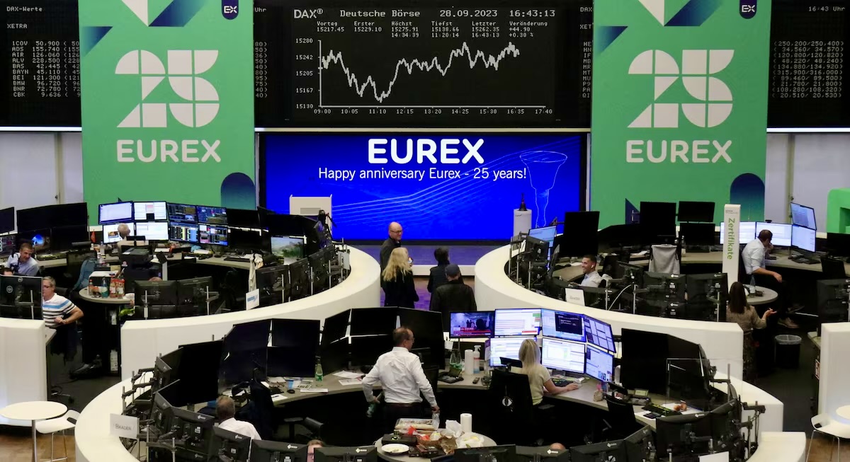 Investors Return to Europe as Stoxx 600 Hits Record Highs