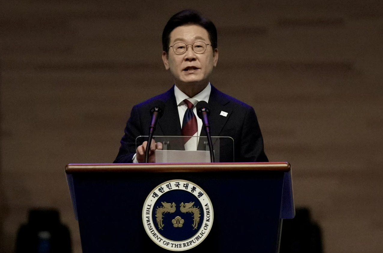 South Korean President Calls for Peace Talks with North Korea