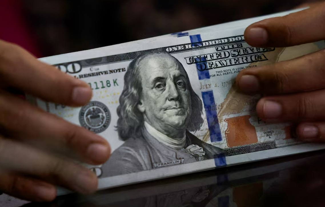 Dollar Plunges to Three‑Month Low as Treasury Doubles Bond Buybacks