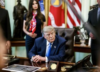 Trump Threatens to Bomb Oman Over Iran Talks