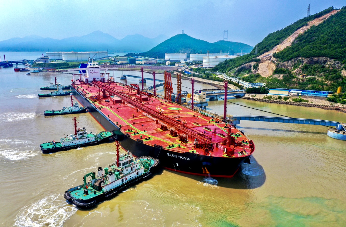 China Restrains Oil Imports as Prices Hold Above $90
