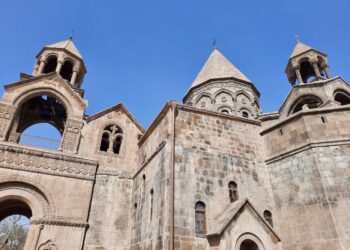 Armenian Diaspora Rallies Behind Garegin II: Yerevan Challenges Church and Nation