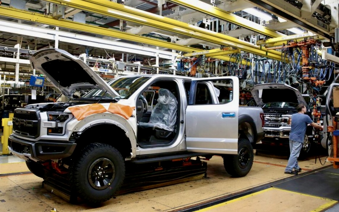 US auto industry loses ground to China amid trade war with Canada
