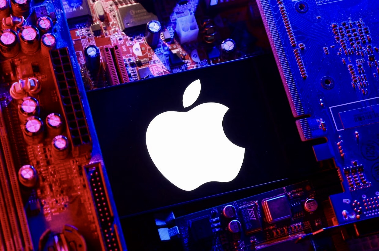 Apple Creates AI Model for China with Alibaba’s Help