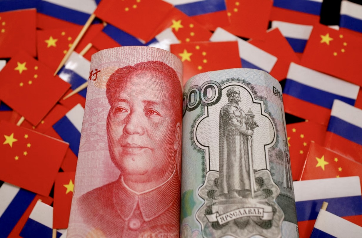Moscow Exchange: Yuan Above 12.96, Oil Rises, Ruble Weakens