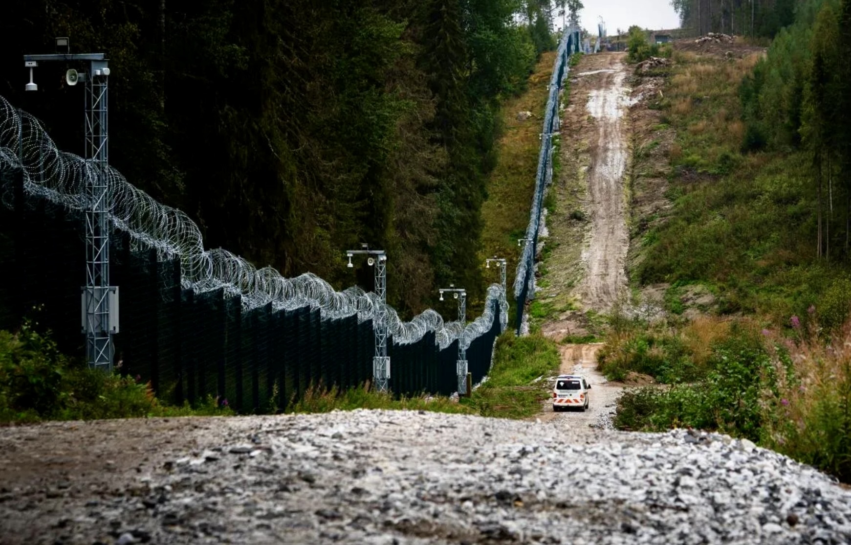 Finland Completes Border Fence on Russian Frontier