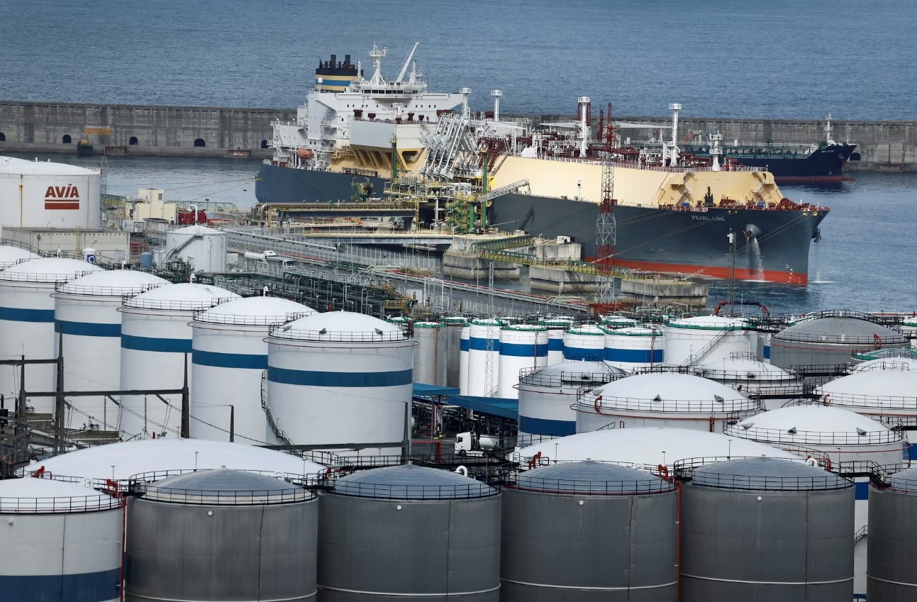 Europe Enters Winter with Minimal Gas Reserves