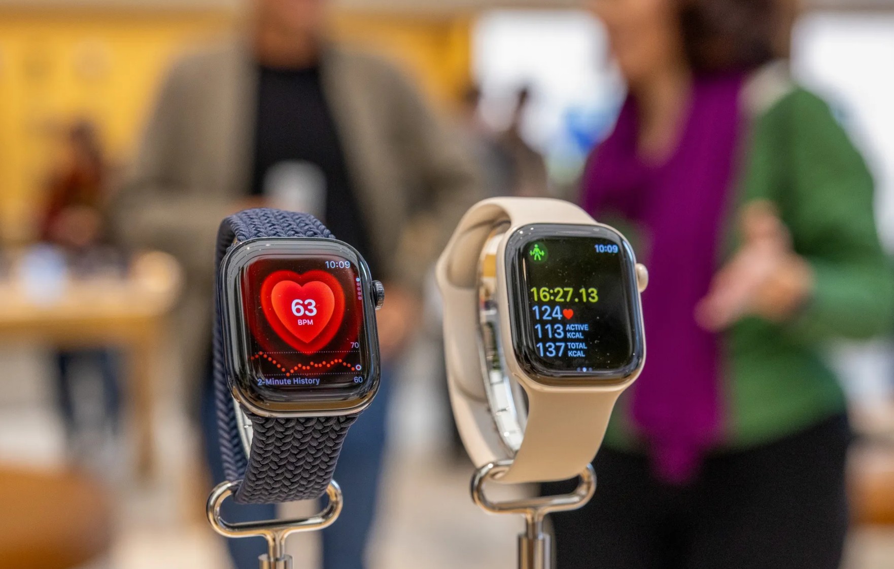 Apple Is Developing a Fitness Tracker to Rival Whoop