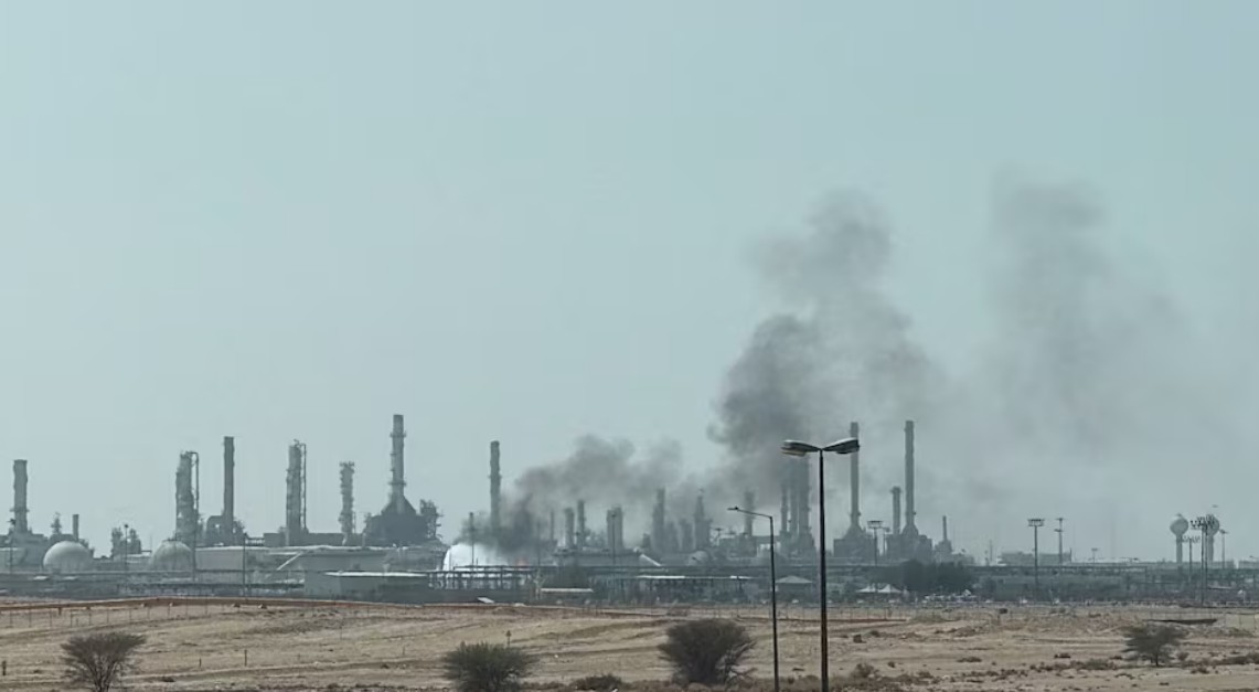 Oil Prices Fall Amid Rising Exports from the Middle East