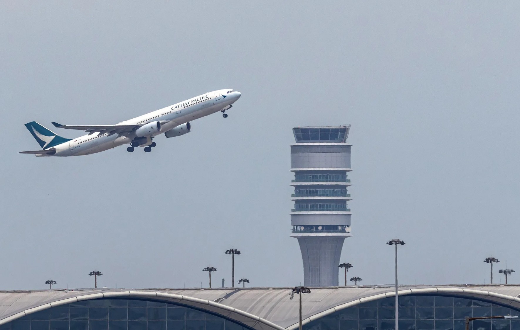 Cathay Pacific Plans to Order Aircraft from Airbus and Boeing