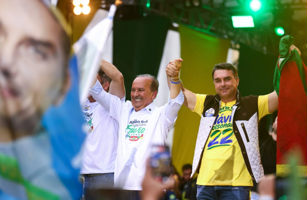 Flávio Bolsonaro Close to Victory in Brazil Elections