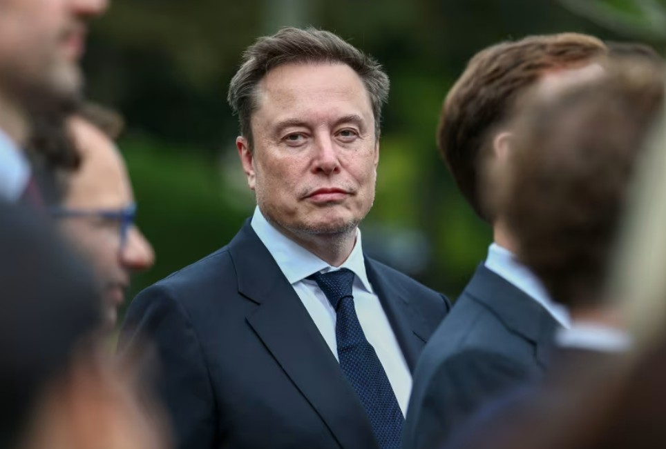 Elon Musk Will Give Every Child in the US a SpaceX Share