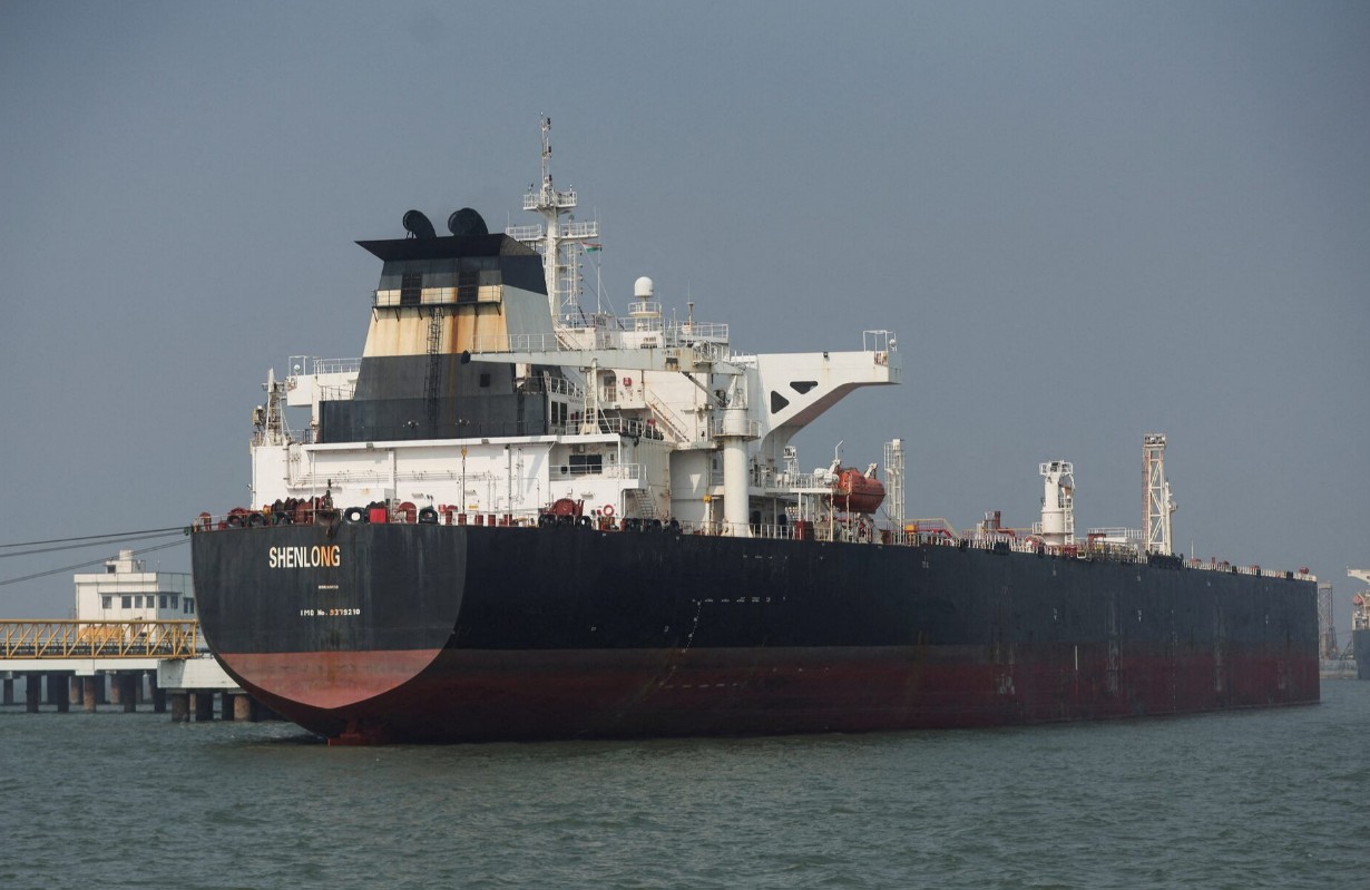 India Hires Tankers to Cross the Strait of Hormuz