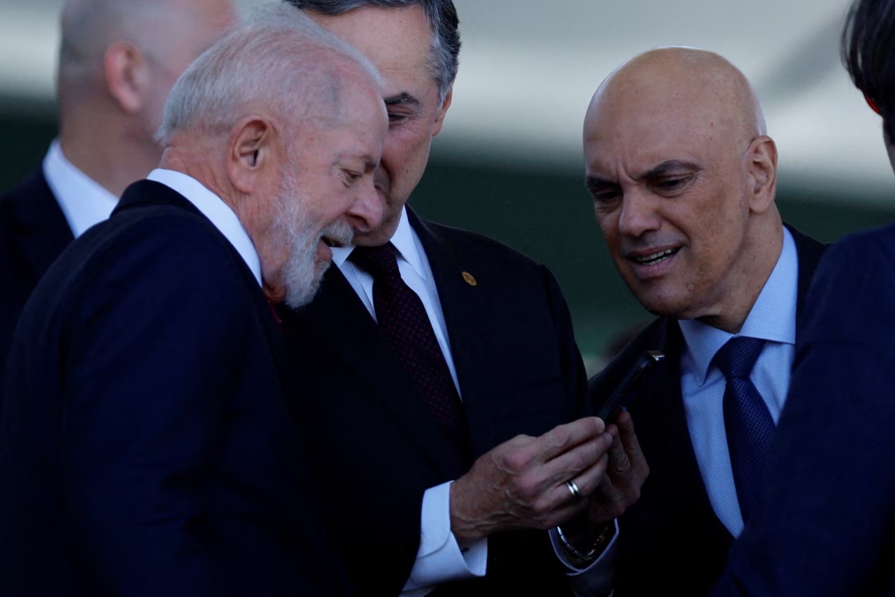 Brazil’s President Lula Becomes a Smartphone Owner for the First Time