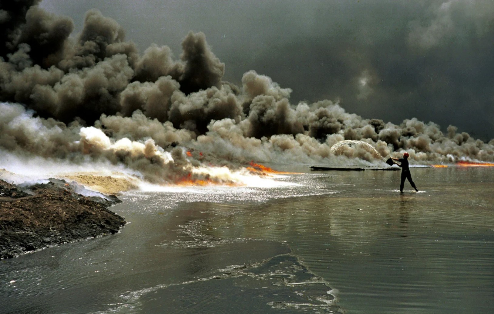 Iran War Worsens Pollution in the Persian Gulf