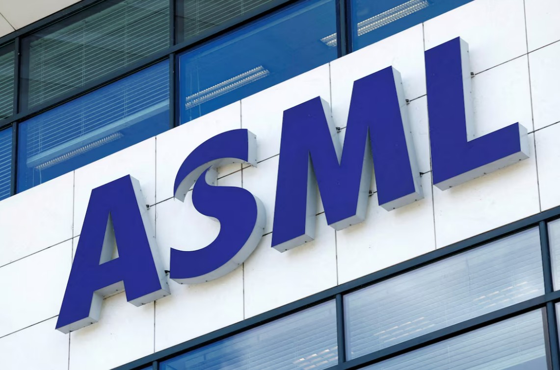 ASML Raises Full-Year Outlook on AI Demand