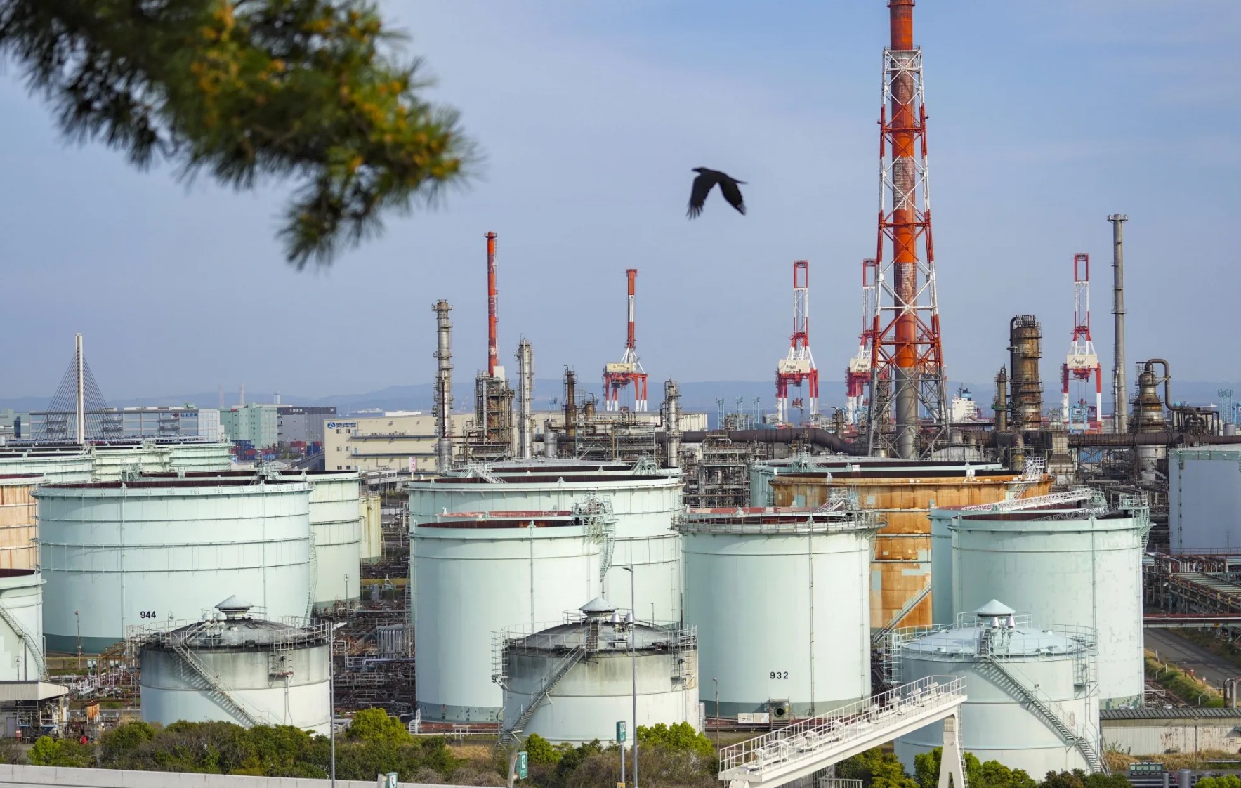Saudi Arabia Seeks Oil Storage Abroad